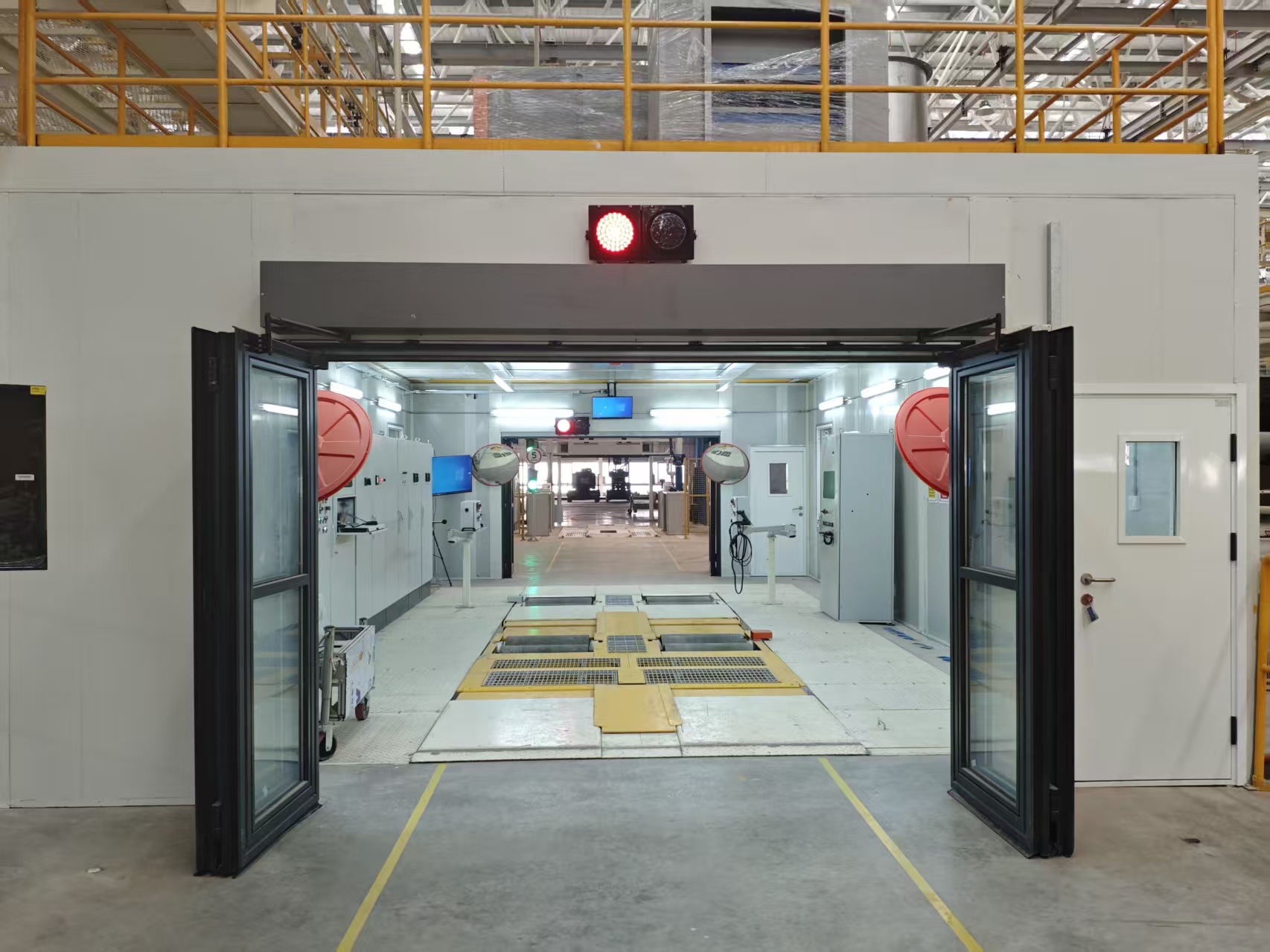 我公司与智能装备公司达成战略合作